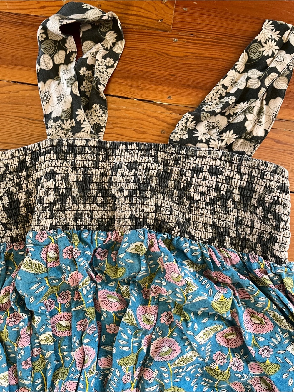 Natural Life Floral Two Tone  Mixed-Print Maxi Dress in Teal and Black S - Picture 3 of 3